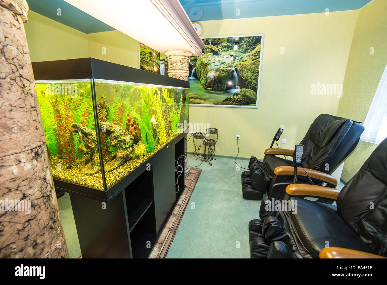 Prix interior design avec aquarium Banque D'Images