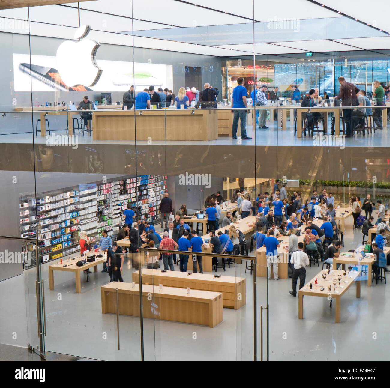 L'Apple Store dans le centre Zorlu à Istanbul Turquie Banque D'Images