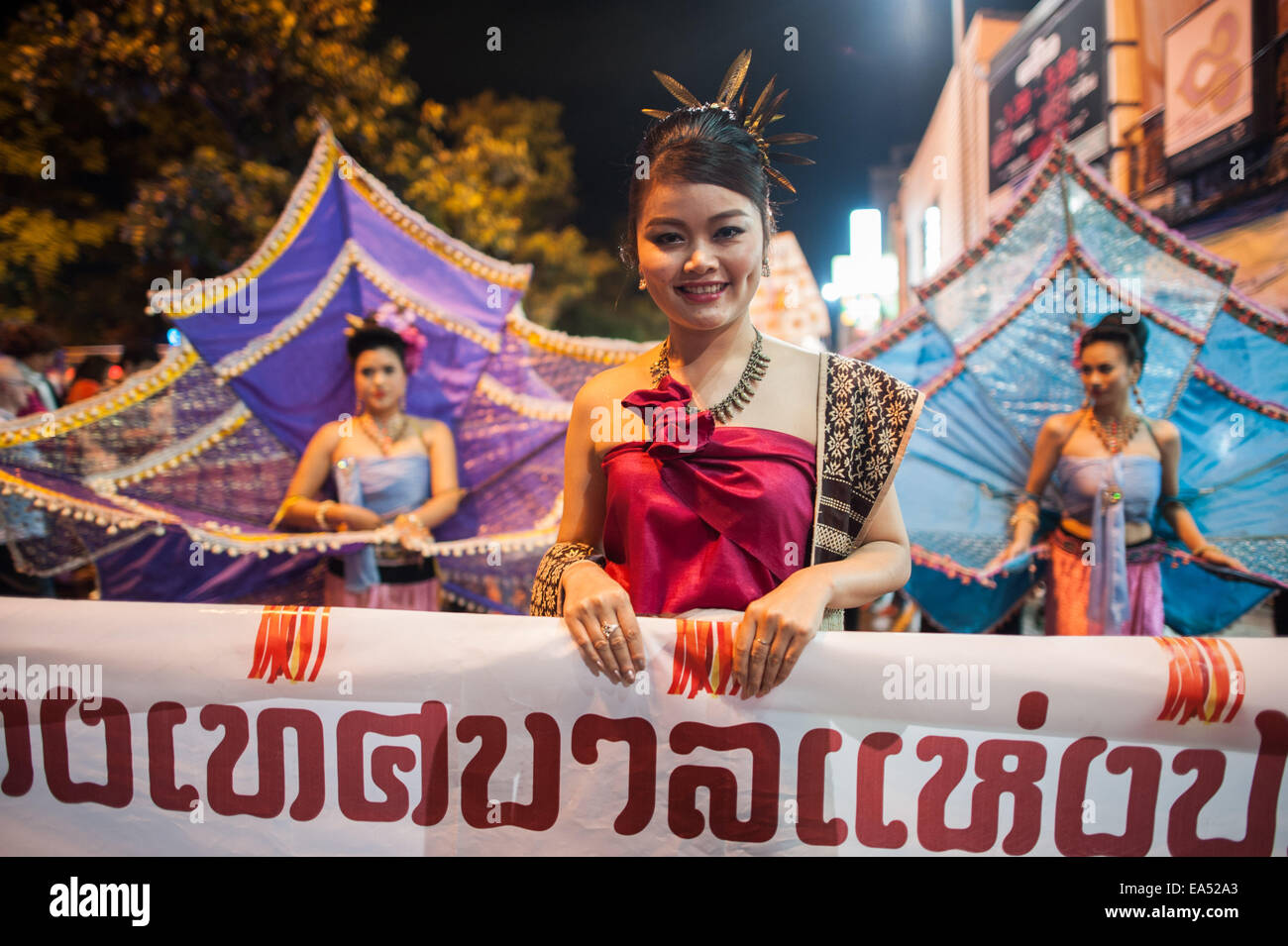 Loy Krathong festival de lumière, défilé de beauté Banque D'Images