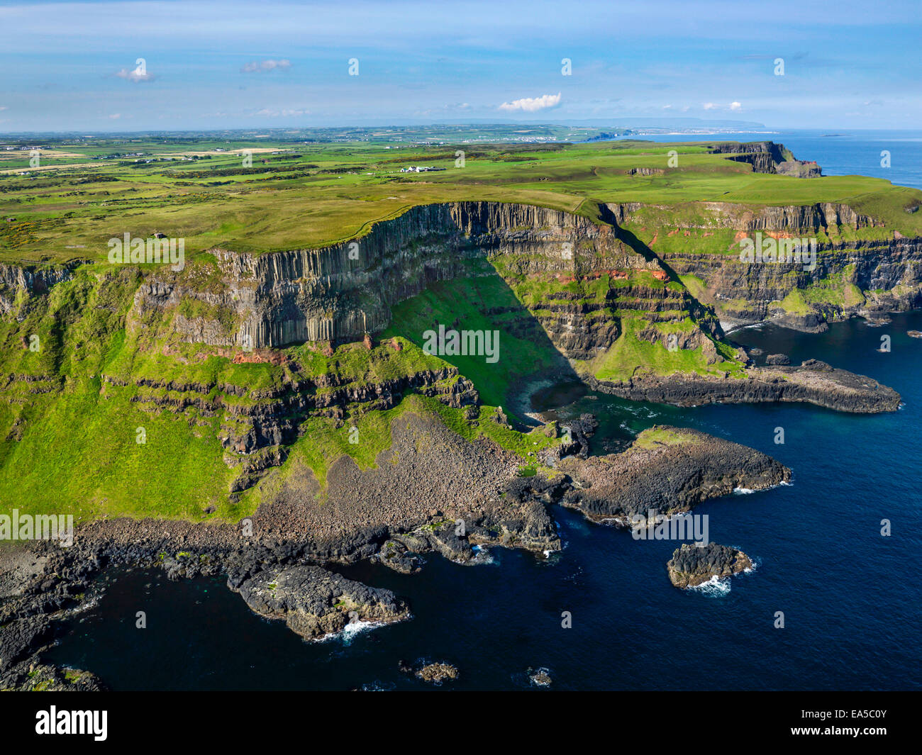 Vue aérienne du Nord, la Chaussée des Géants, en Irlande Banque D'Images