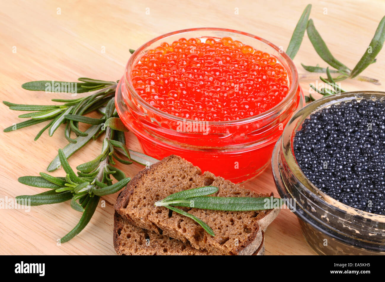 Difference Oeufs De Lompe Rouge Et Noir Caviar can Banque de photographies et d'images à haute résolution - Page 2  - Alamy