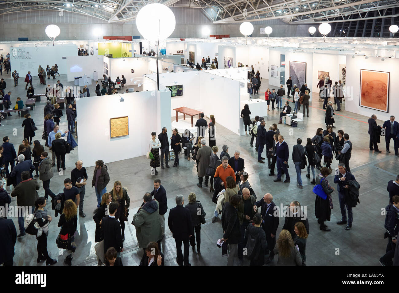 Turin, Italie. Nov 6, 2014. Artissima 2014, personnes et collectionneurs d'art contemporain à ernissage à Turin, Italie. Crédit : A. Astes/Alamy Live News Banque D'Images