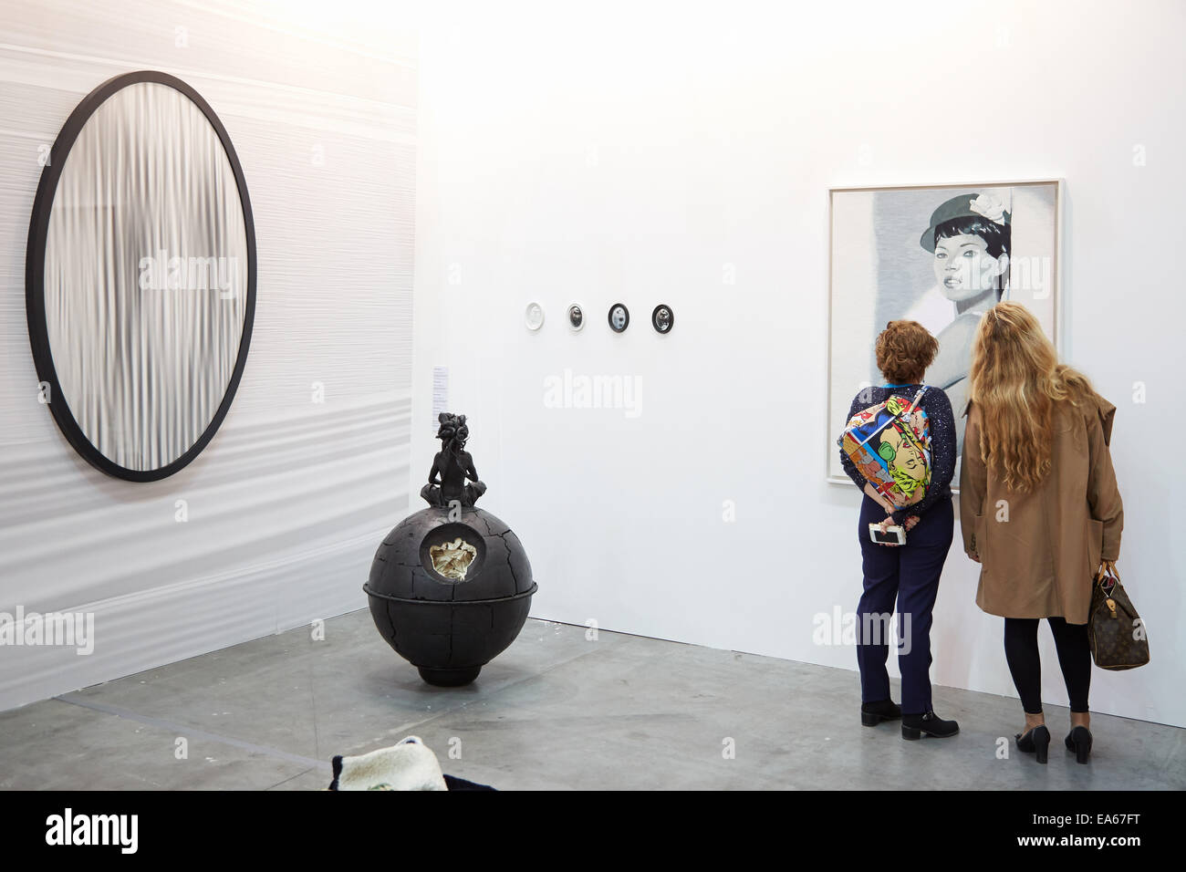 Turin, Italie. Nov 6, 2014. Artissima 2014, personnes et collectionneurs d'art contemporain à ernissage à Turin, Italie. Crédit : A. Astes/Alamy Live News Banque D'Images