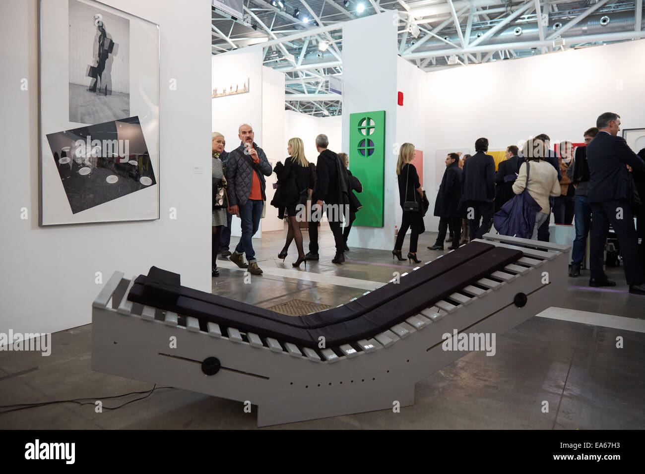 Turin, Italie. Nov 6, 2014. Artissima 2014 personnes, et des collectionneurs d'art à la foire d'art contemporain vernissage à Turin, Italie. Crédit : A. Astes/Alamy Live News Banque D'Images