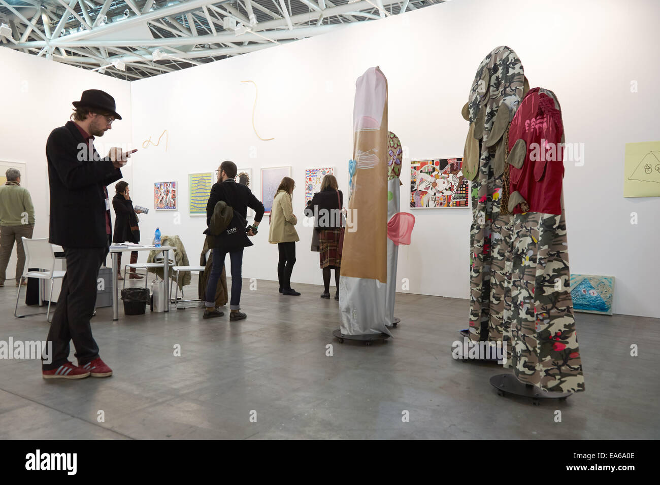 Turin, Italie. Nov 6, 2014. Artissima 2014 personnes, et des collectionneurs d'art à la foire d'art contemporain vernissage à Turin, Italie. Crédit : A. Astes/Alamy Live News Banque D'Images