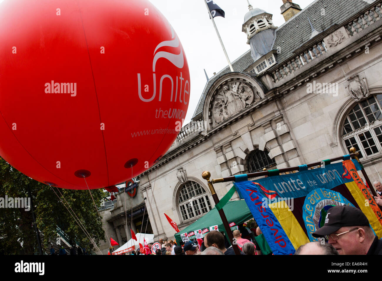 Les manifestants syndicaux mars à Londres le 18 octobre 2014 pour manifester contre l'austérité et les coupures du gouvernement Banque D'Images