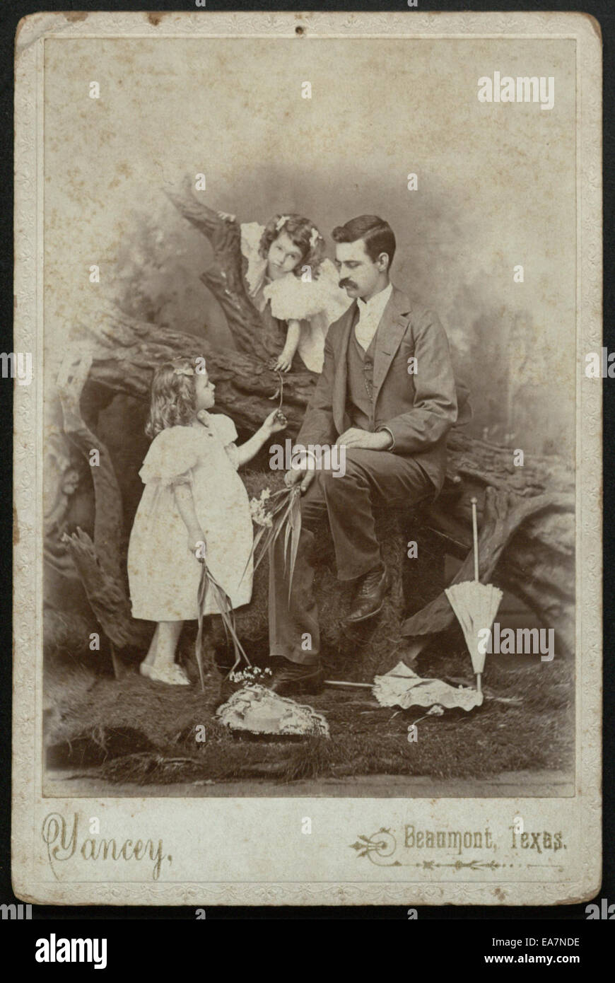 Portrait de Frank J Bettis avec ses filles et Via Guarnacci 24 14056390 Banque D'Images