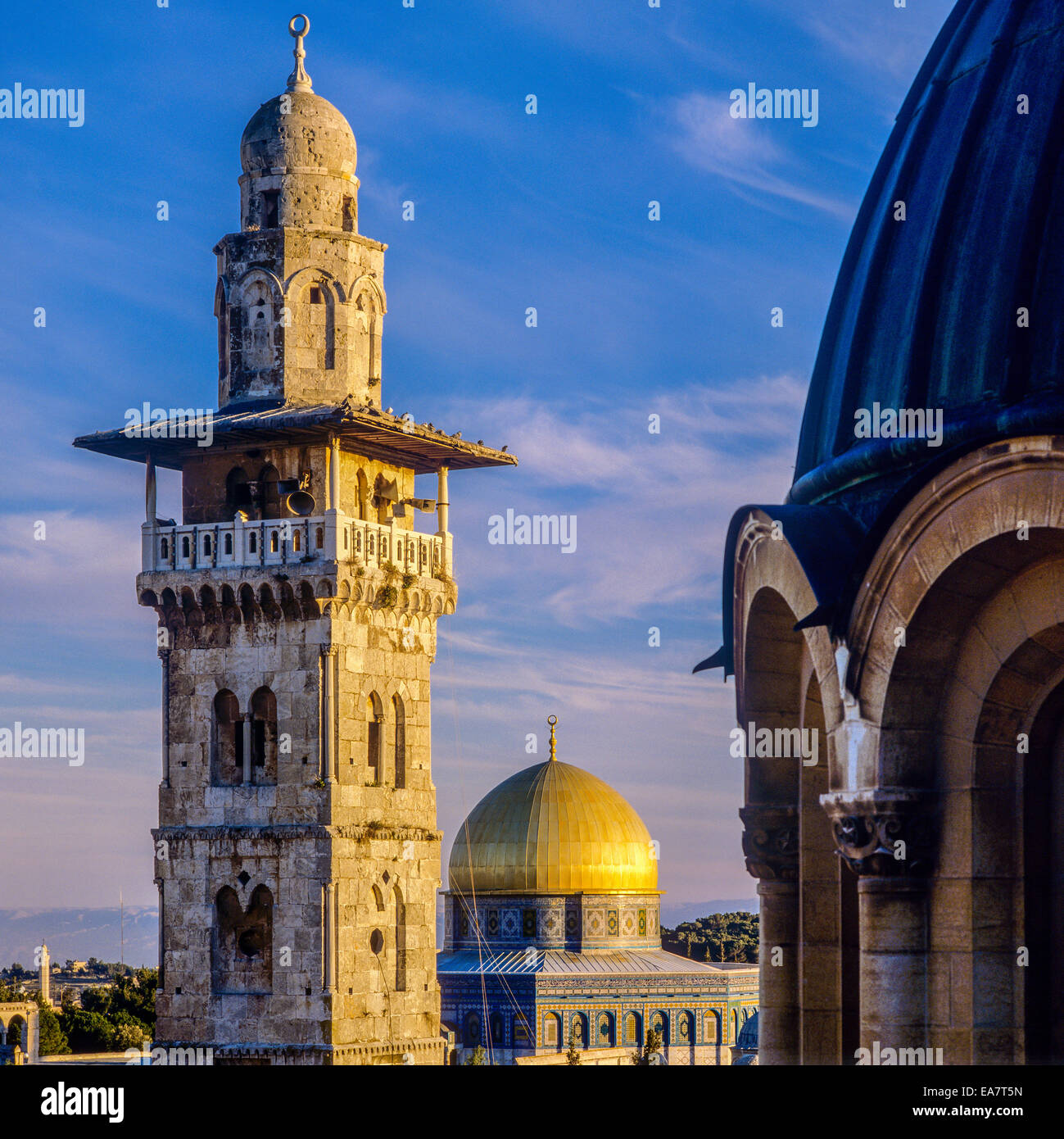 Bab Al-Ghawanima minaret et Dôme du rocher de Jérusalem Israël au coucher du soleil Banque D'Images