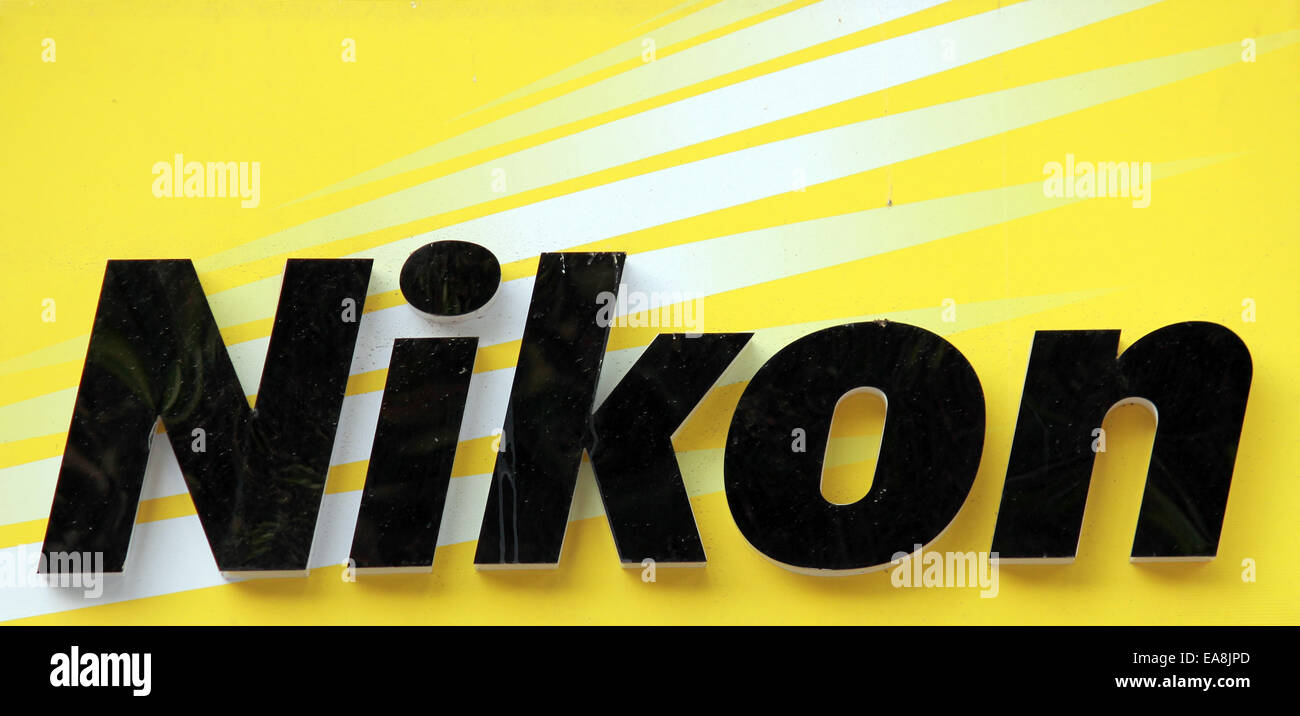 Nikon, appareil photo, logo, DSLR, lentilles, marque internationale, Connaught Place, New Delhi, Inde. Banque D'Images