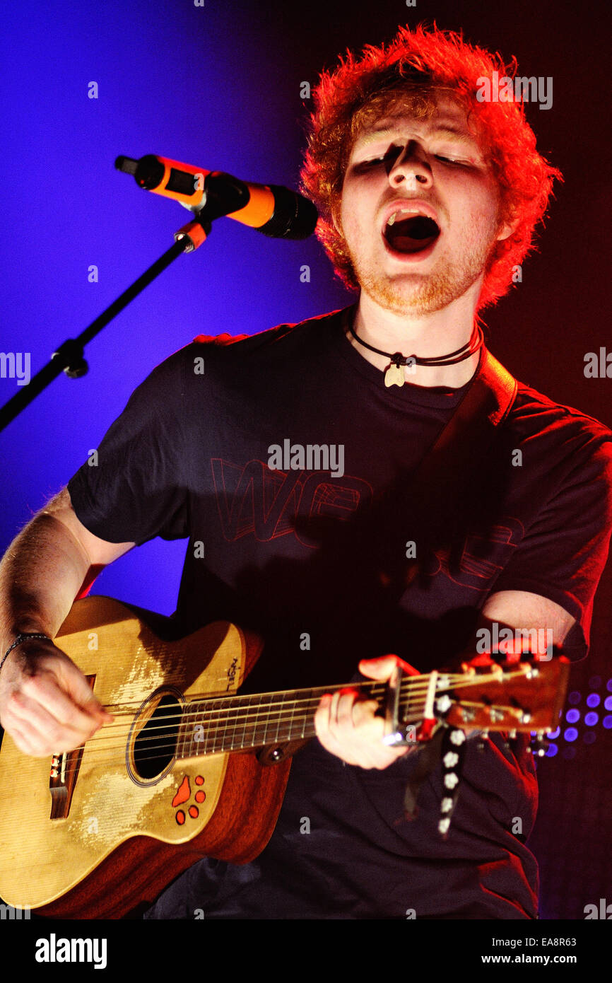 BENICASSIM, ESPAGNE - 15 juillet : Ed Sheeran fonctionne à FIB le 15 juillet 2012 à Benicassim, Espagne. Banque D'Images