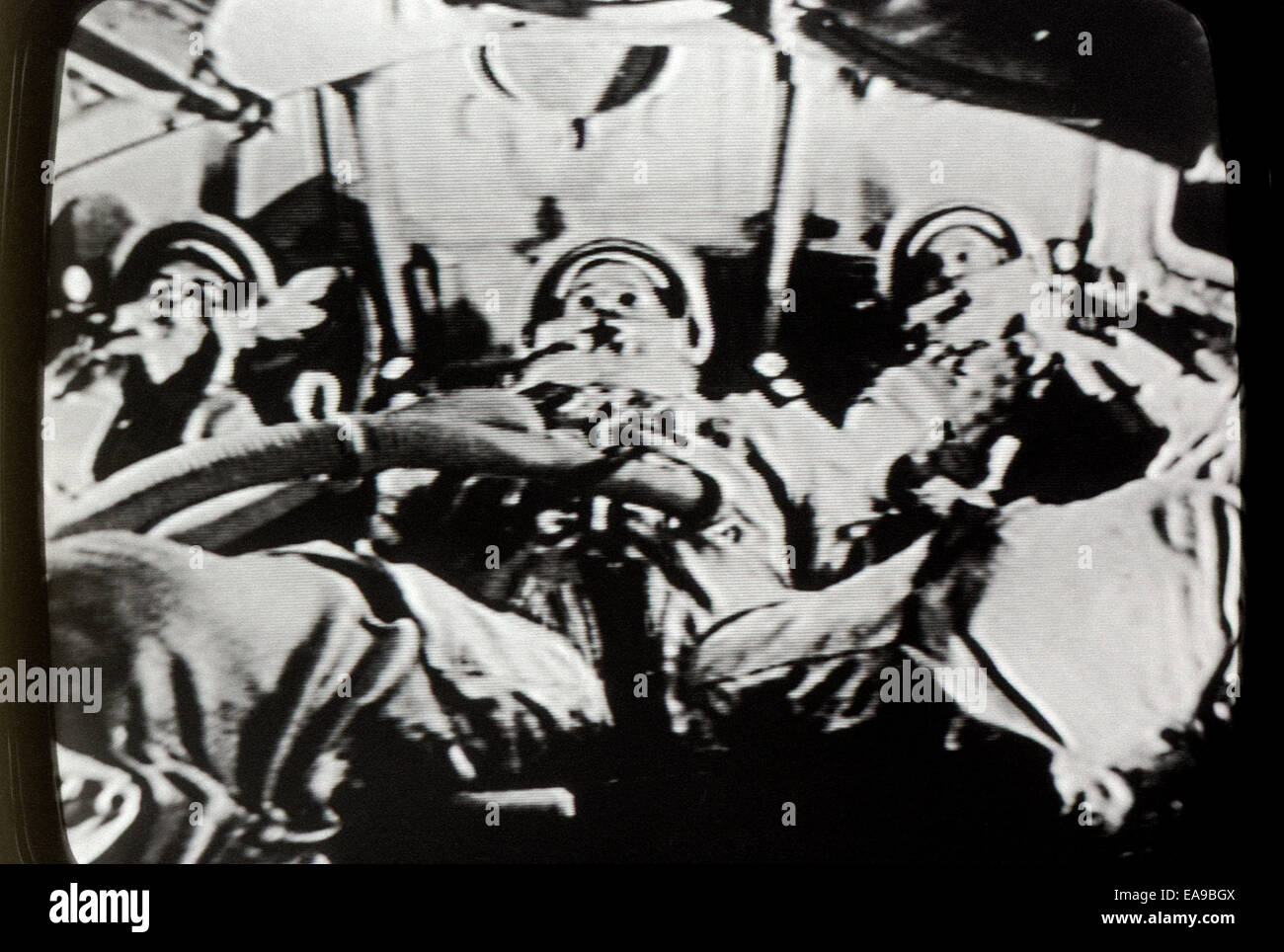 Moon landing 20 juillet 1969, les astronautes photographié en temps réel sur l'écran de télévision à Los Angeles, Californie. KATHY DEWITT Banque D'Images