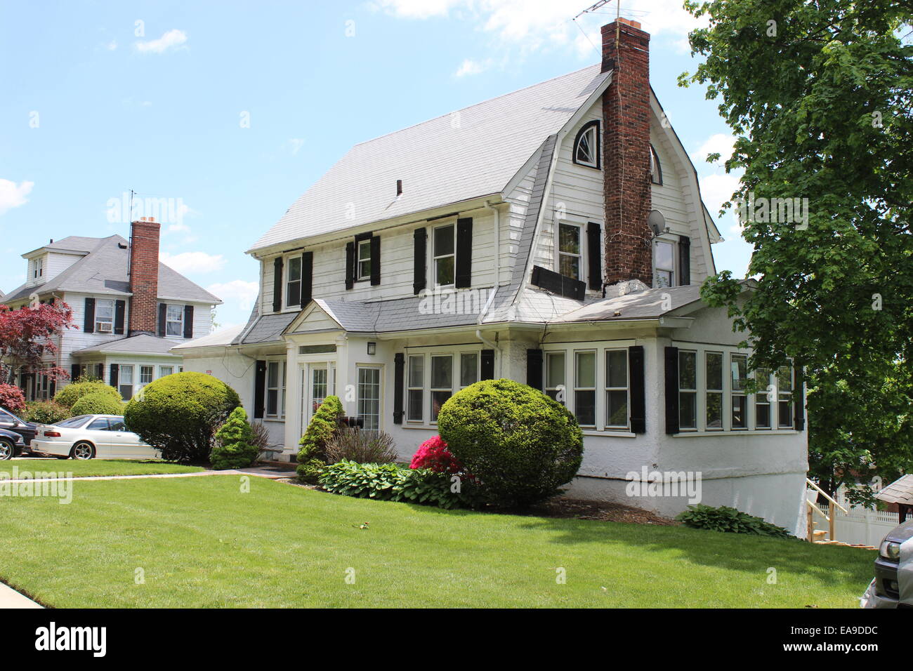 Dutch Colonial Revival house, Hollis Park Gardens, Queens, New York Banque D'Images