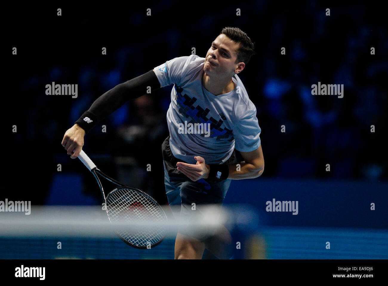 Londres, Royaume-Uni. 09Th Nov, 2014. ATP World Tour finals. Roger Federer (SUI) contre Milos Raonic (CAN). Milos Raonic Crédit sert : Action Plus Sport/Alamy Live News Banque D'Images