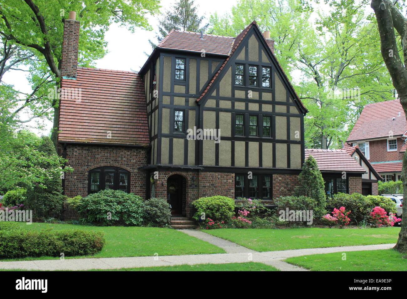 Néo-Tudor House, jardins de Forest Hills, Queens, New York Banque D'Images