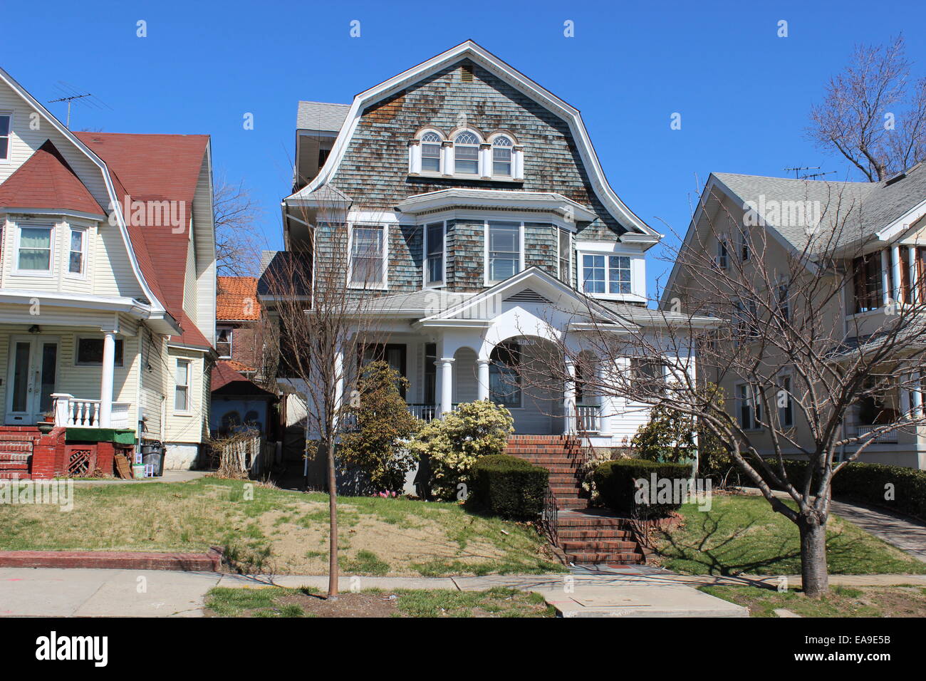 Dutch Colonial Revival House, Richmond Hill, Queens, New York Banque D'Images