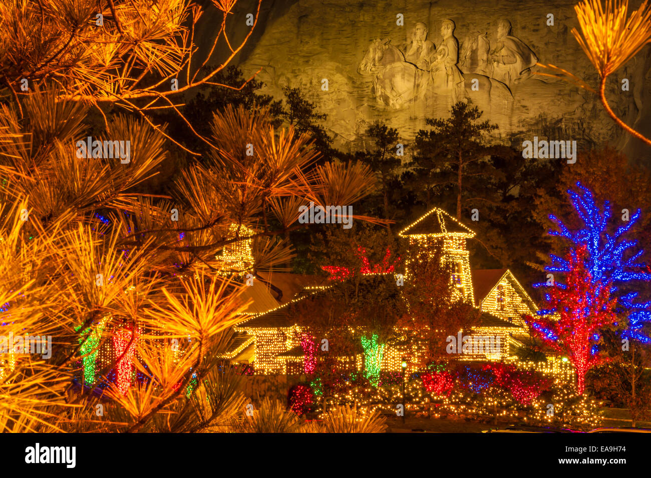 Les lumières de Noël à Stone Mountain Park à Atlanta, Géorgie, USA. Banque D'Images