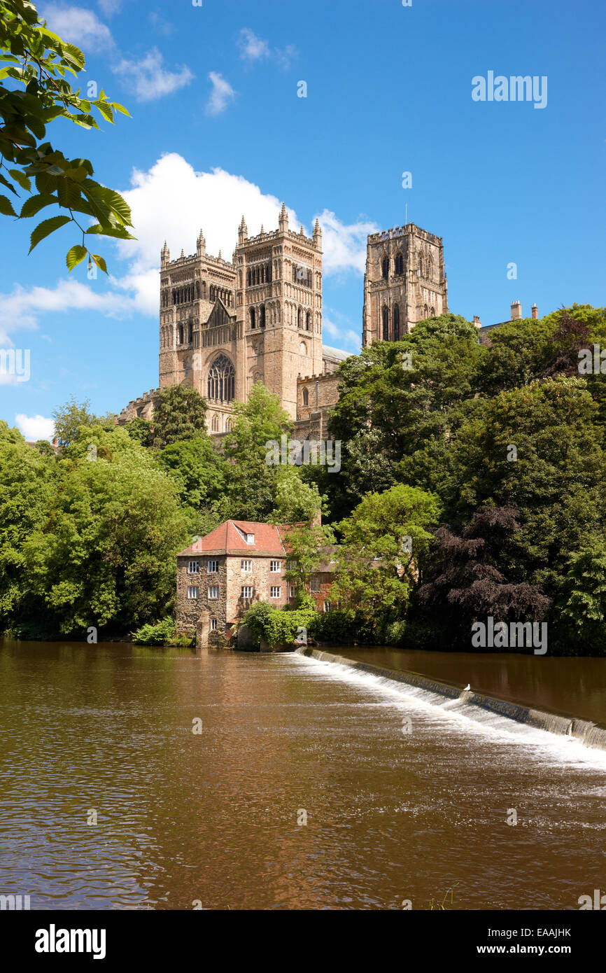 Cathédrale de Durham - la vue de l'autre côté de la rivière Wear UK Banque D'Images