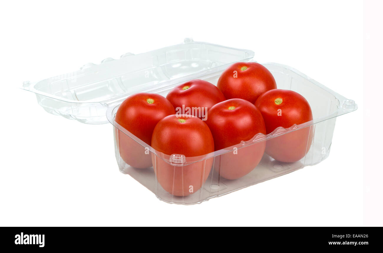 6 tomates rouges en plastique dans l'emballage de détail supermarché isolé sur fond blanc Banque D'Images