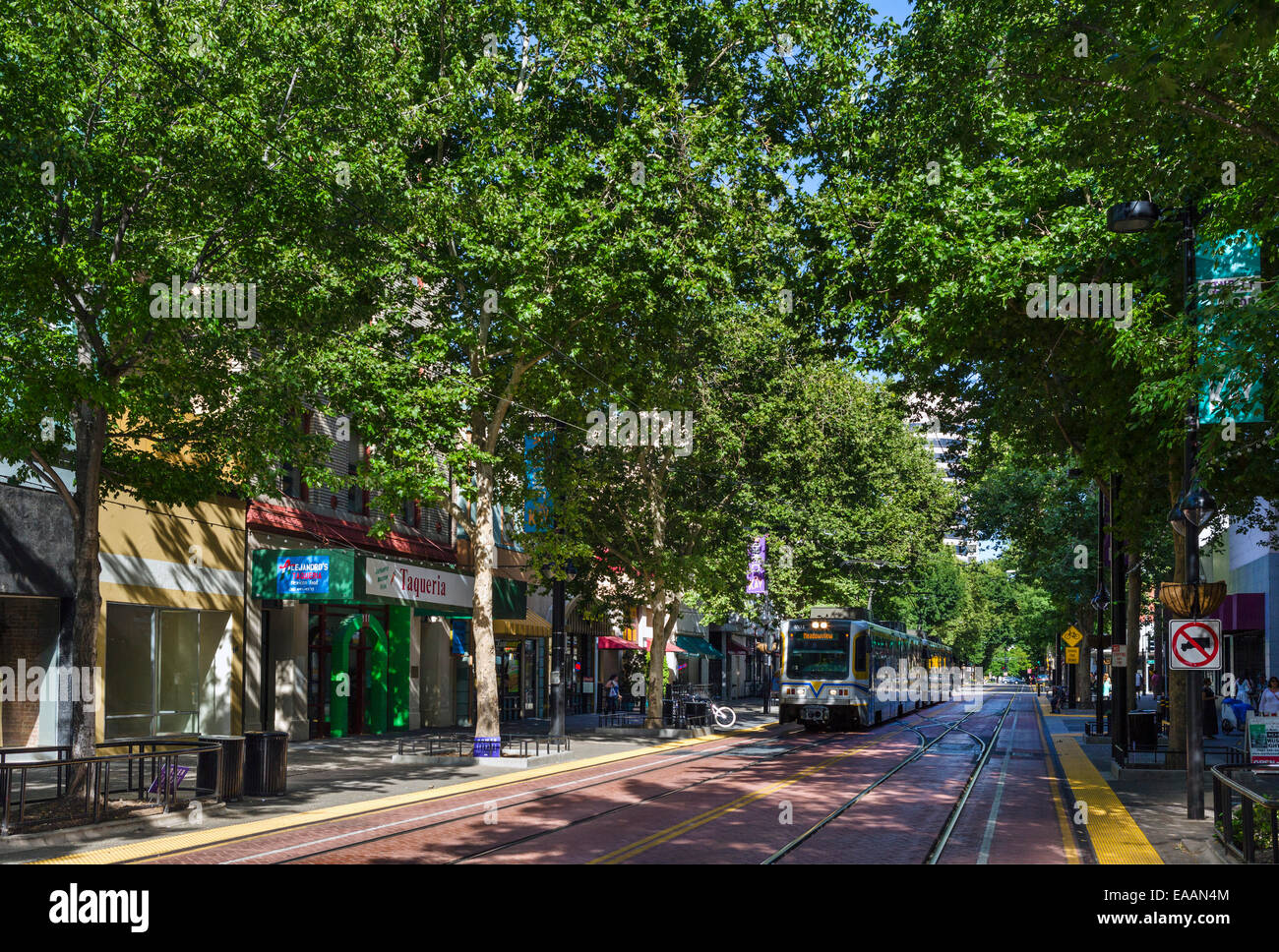 K Street dans le centre-ville de Sacramento, Californie, USA Banque D'Images