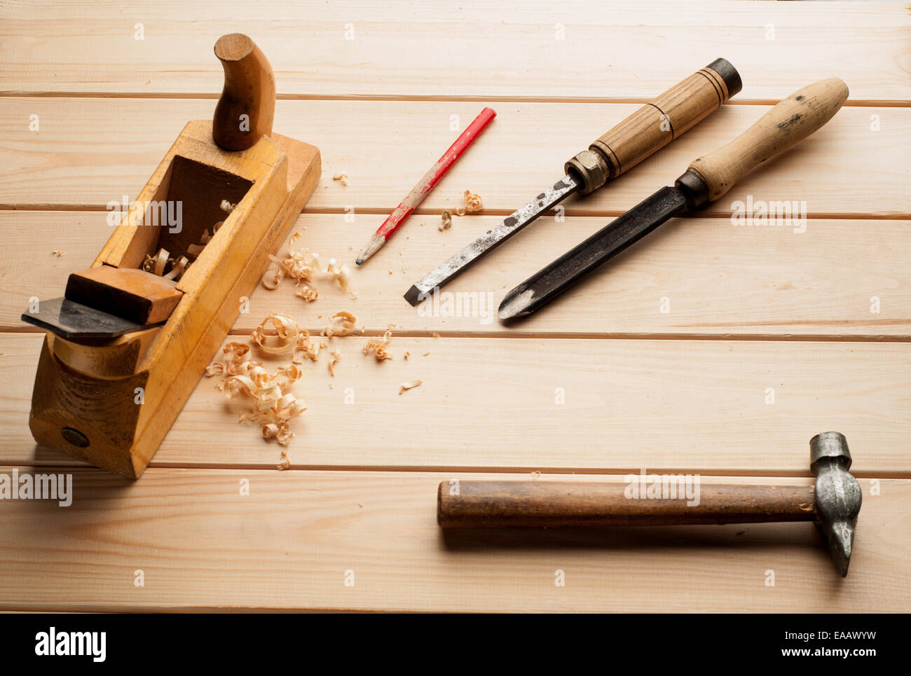 Outils de travail assortis sur woodenn Banque D'Images