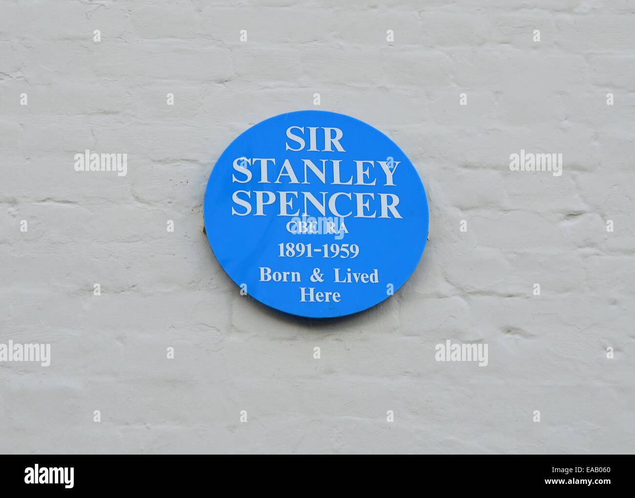 Blue plaque sur sir Stanley Spencer, l'ancienne maison de la rue Haute, Beaconsfield, Berkshire, Angleterre, Royaume-Uni Banque D'Images