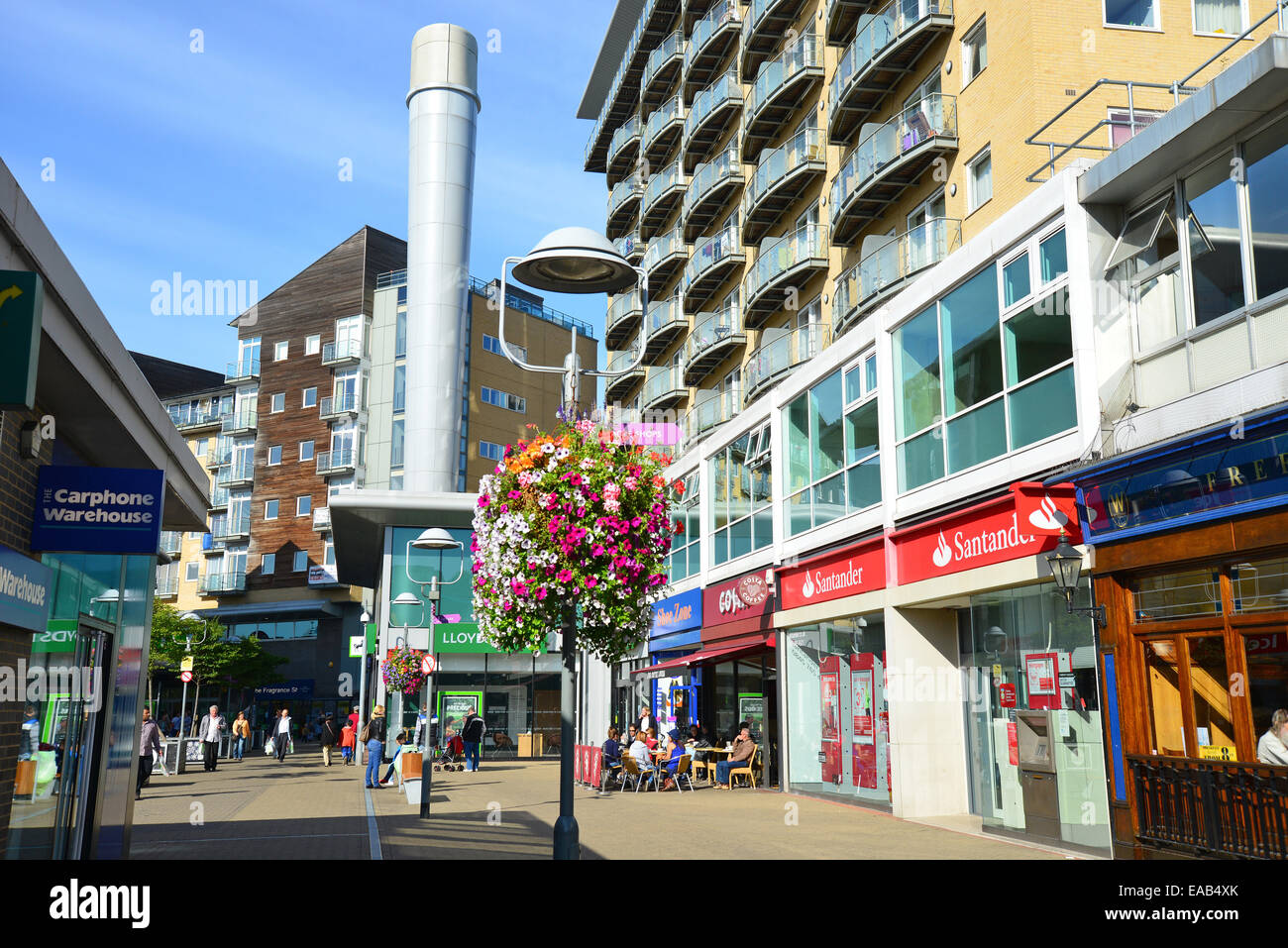 Le centre commercial de Feltham signe, Feltham, London Borough of London, Greater London, Angleterre, Royaume-Uni Banque D'Images