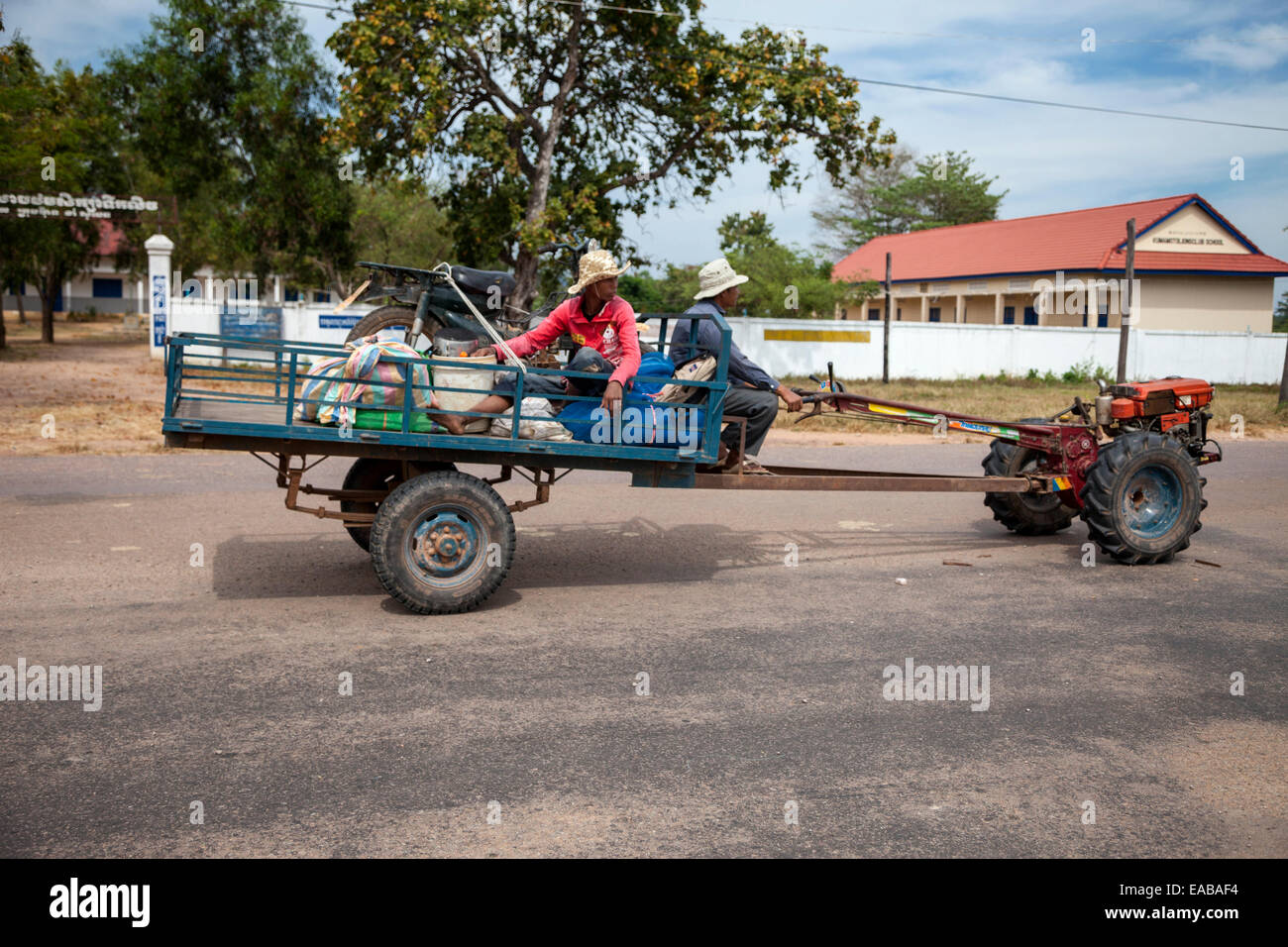 Le Cambodge. Transport de Fret Rural motorisé. Banque D'Images