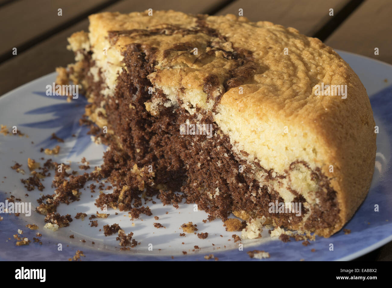 Ciambellone fait maison avec du Nutella et du chocolat Banque D'Images