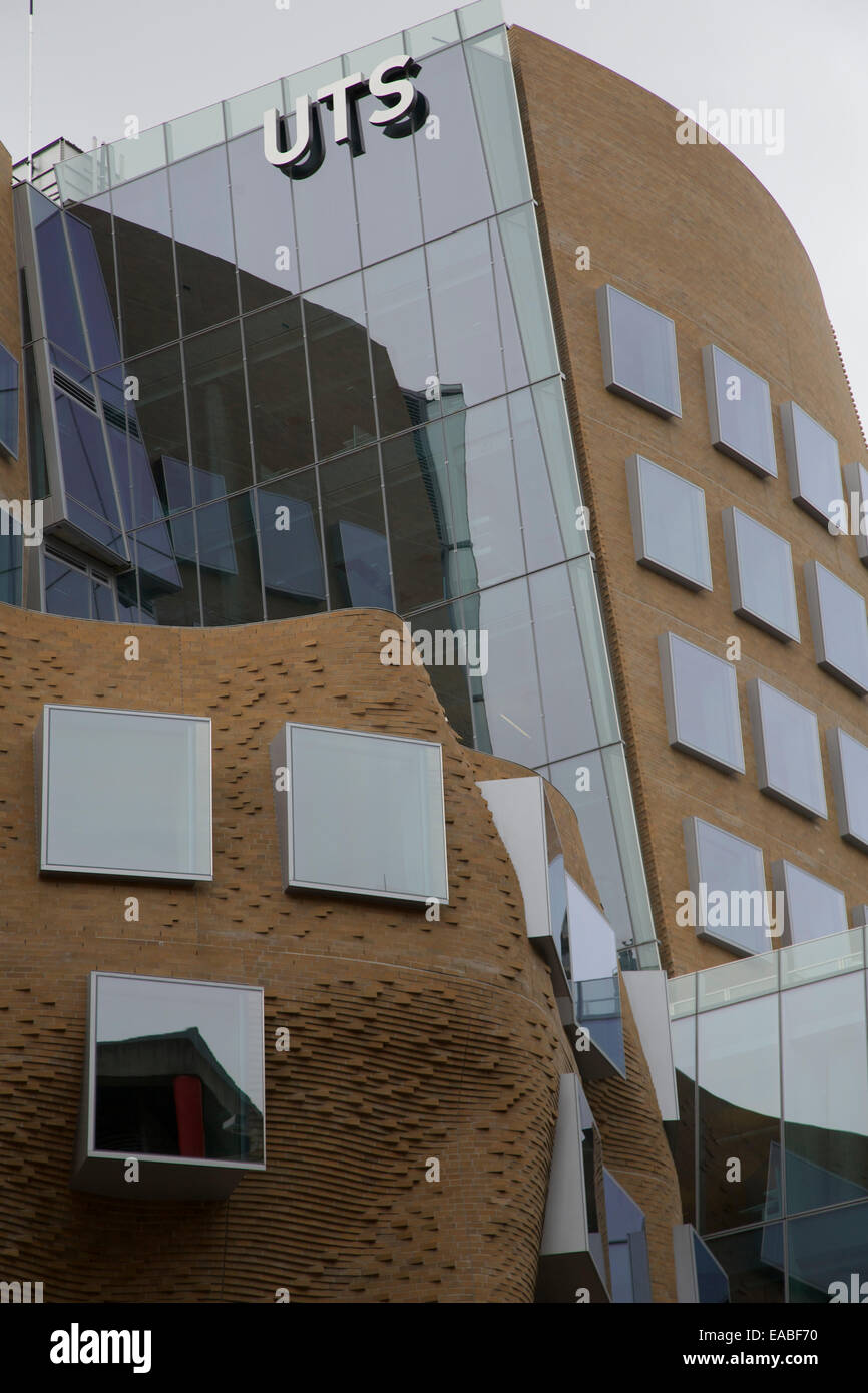 Ultimo, NSW 2007, Australie. Les 180 millions Dr Chau Chak bâtiment de l'aile, qui sera utilisée comme l'Université de Technologie de Sydney's business school. C'est le premier bâtiment en Australie international conçu par l'architecte Frank Gehry. Crédit : Copyright 2014 Richard Milnes/Alamy Live News. Banque D'Images