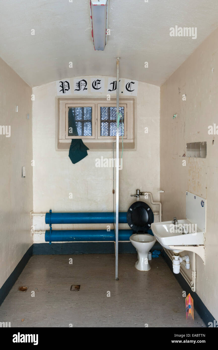 HMP Lancaster Castle, Lancashire, Royaume-Uni. Une cellule de prison commune typique dans l'aile 'A', montrant le manque d'intimité Banque D'Images