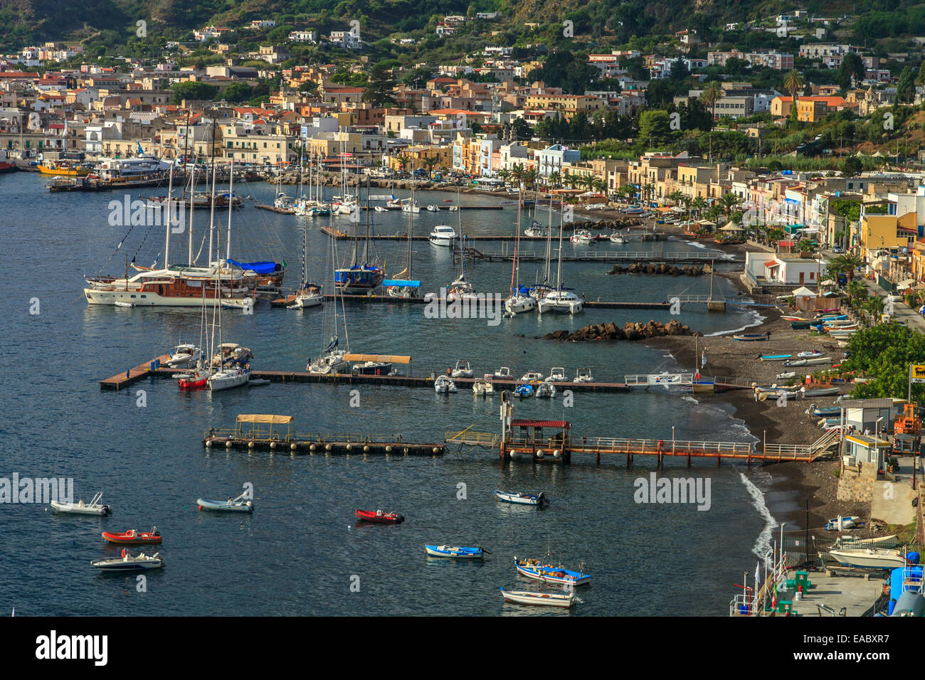 Vue panoramique de la ville de Canneto à l'île de Lipari Banque D'Images