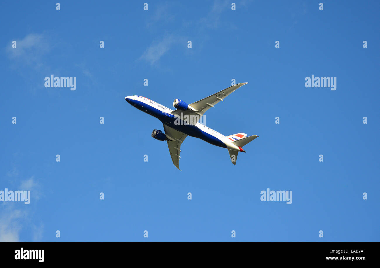 British Airways Boeing 787 Dreamliner décollant de l'aéroport de Heathrow, London, Greater London, Angleterre, Royaume-Uni Banque D'Images