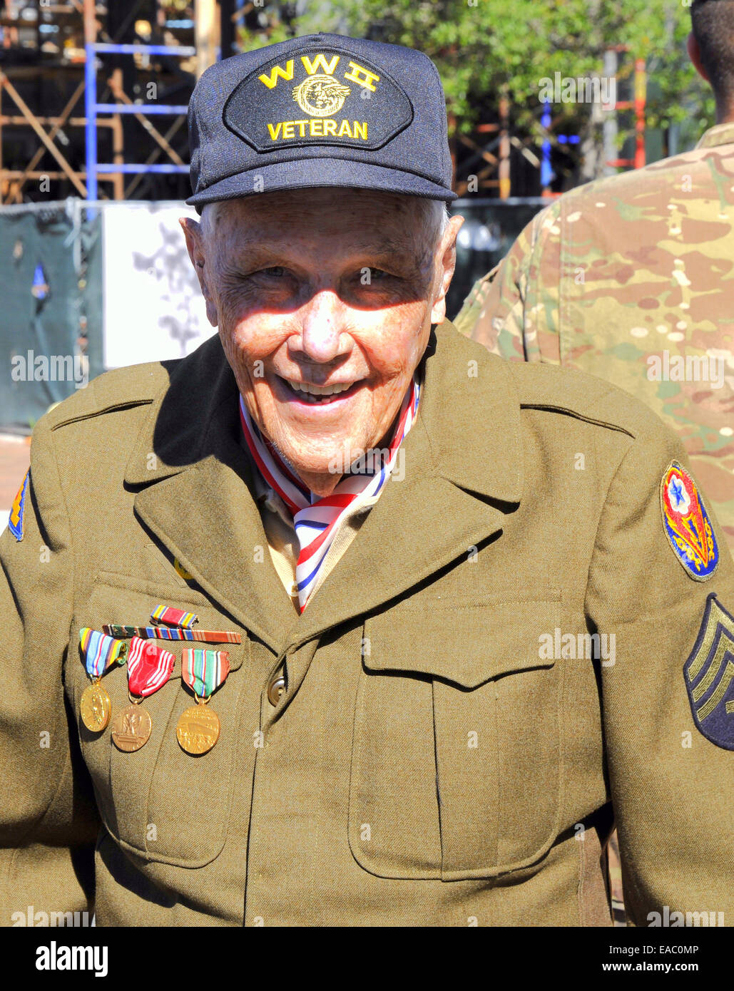 Sarasota, Floride, USA.11 Novembre 2014 Journée des anciens combattants.aux ETATS UNIS. Ancien combattant de la seconde guerre mondiale John J Shea. Crédit : David Burr/Alamy Live News Banque D'Images