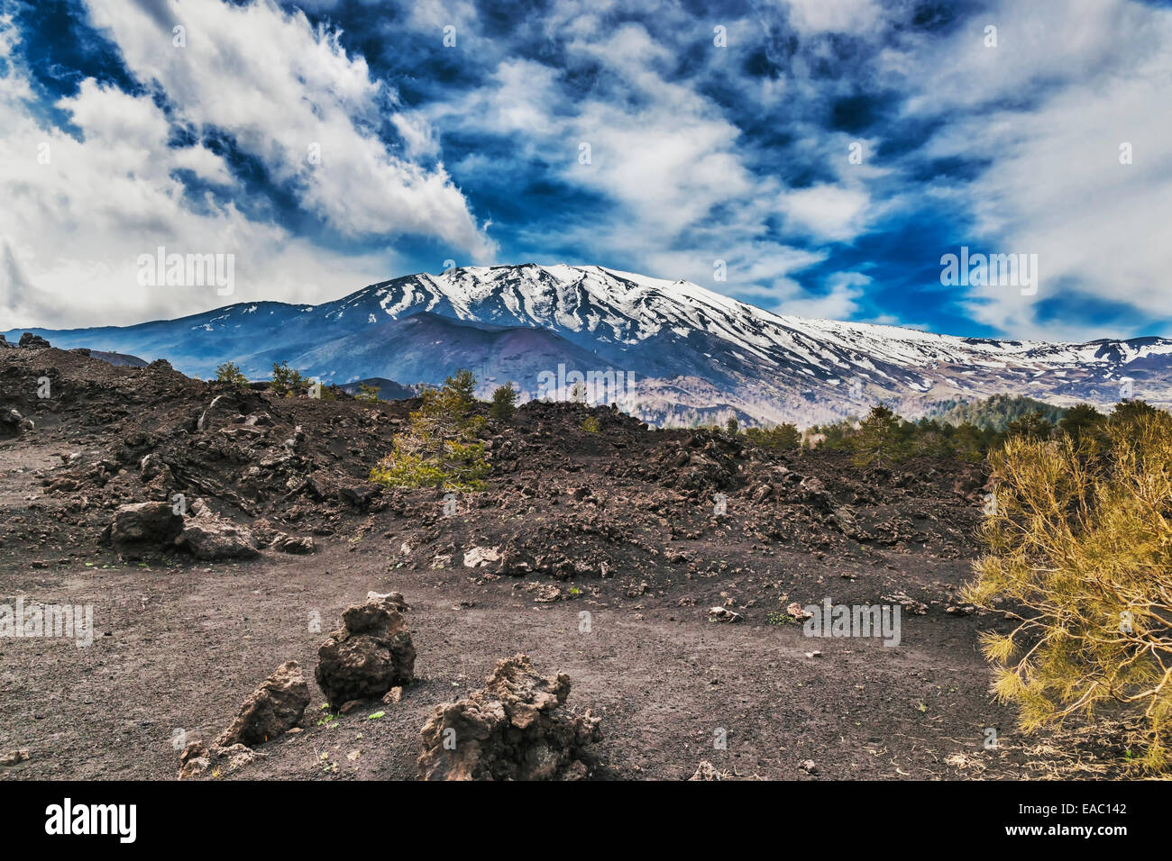 L'Etna est à 3323 mètres et le plus haut d'Europe plus volcan actif, Sicile, Italie, Europe Banque D'Images