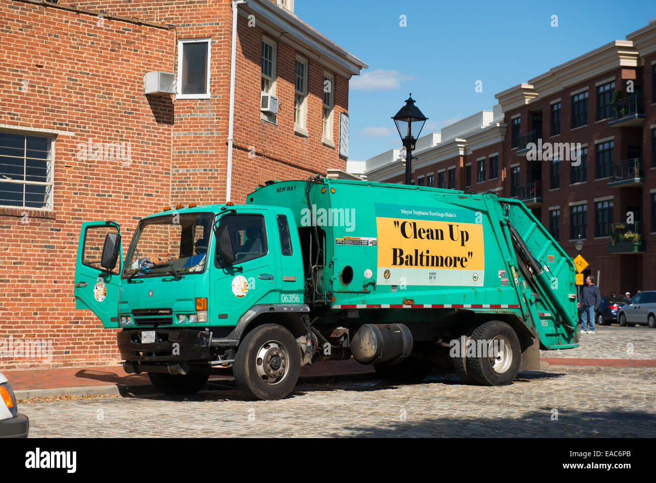 Un camion à ordures dans la région de Fells Point, Baltimore Maryland USA Banque D'Images