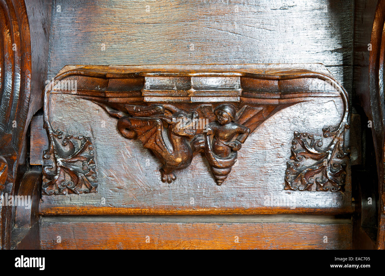 Sur la sculpture du chœur dans l'église St Mary, Nantwich, Cheshire, Angleterre, Royaume-Uni Banque D'Images