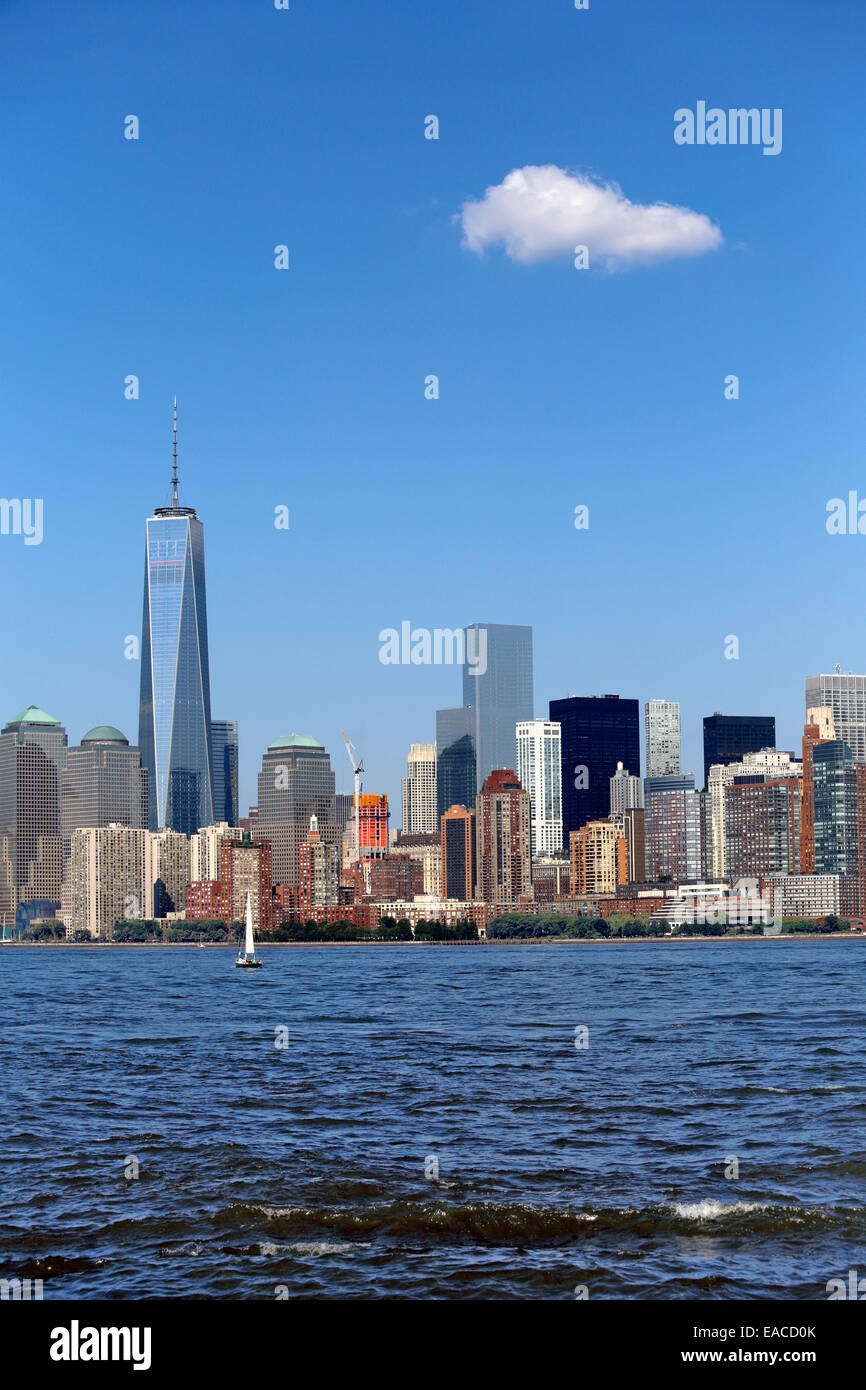 Vue de Manhattan et tour de la liberté d'Ellis Island National Monument Banque D'Images