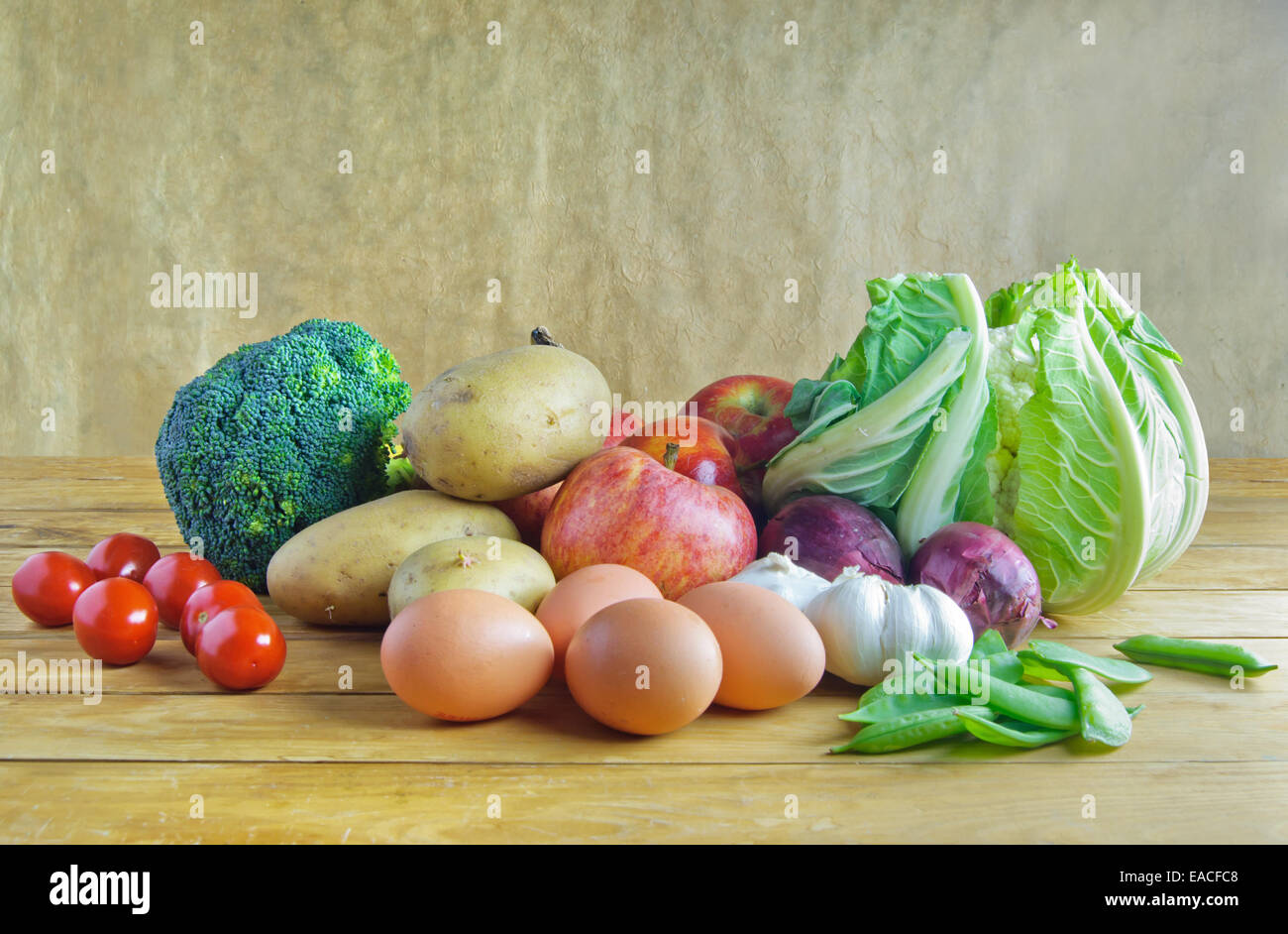 Produits frais biologiques y compris les fruits et légumes Banque D'Images