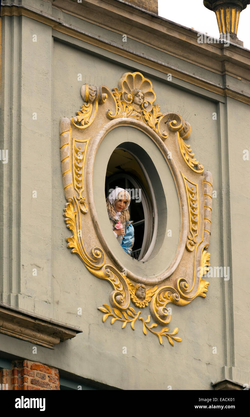 Gdansk, Pologne : tous les jours à 13:00 à partir de la fenêtre de Nowy Dom salle Lawy, un bâtiment adjacent à la Cour d'Artus, un dix-septième-siècle Banque D'Images