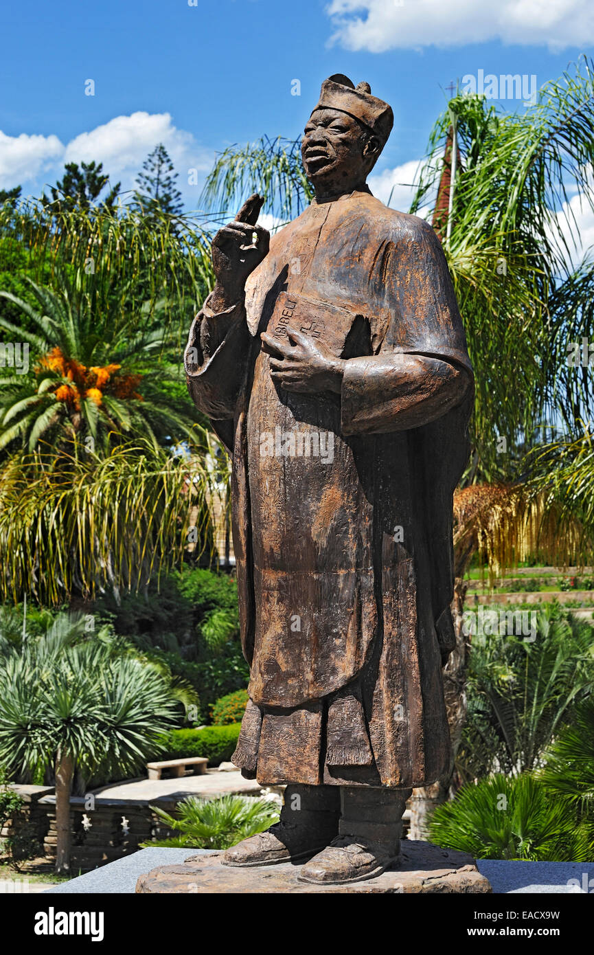 Statue de révérend Theophilus Hamutumbangela dans les jardins du Parlement, Windhoek, Namibie Banque D'Images