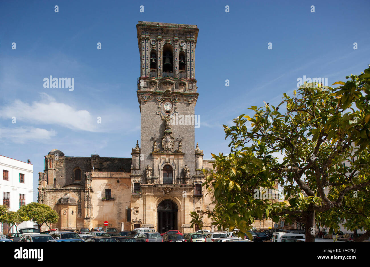 Plaza del Cabildo, église de Santa Maria de la Asuncion, Arcos de la Frontera, province de Cadiz, Andalousie, Espagne Banque D'Images