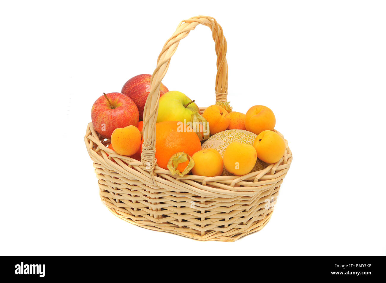 Le panier de fruits avec des fruits frais Banque D'Images