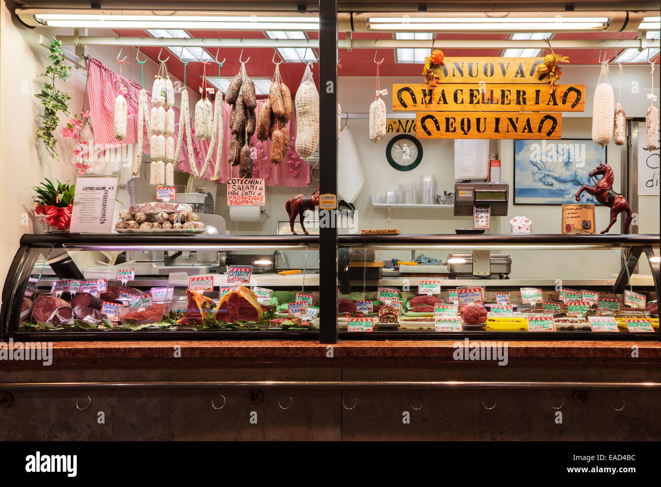 Vitrine d'une boucherie de viande chevaline, Padoue, Italie Photo Stock -  Alamy