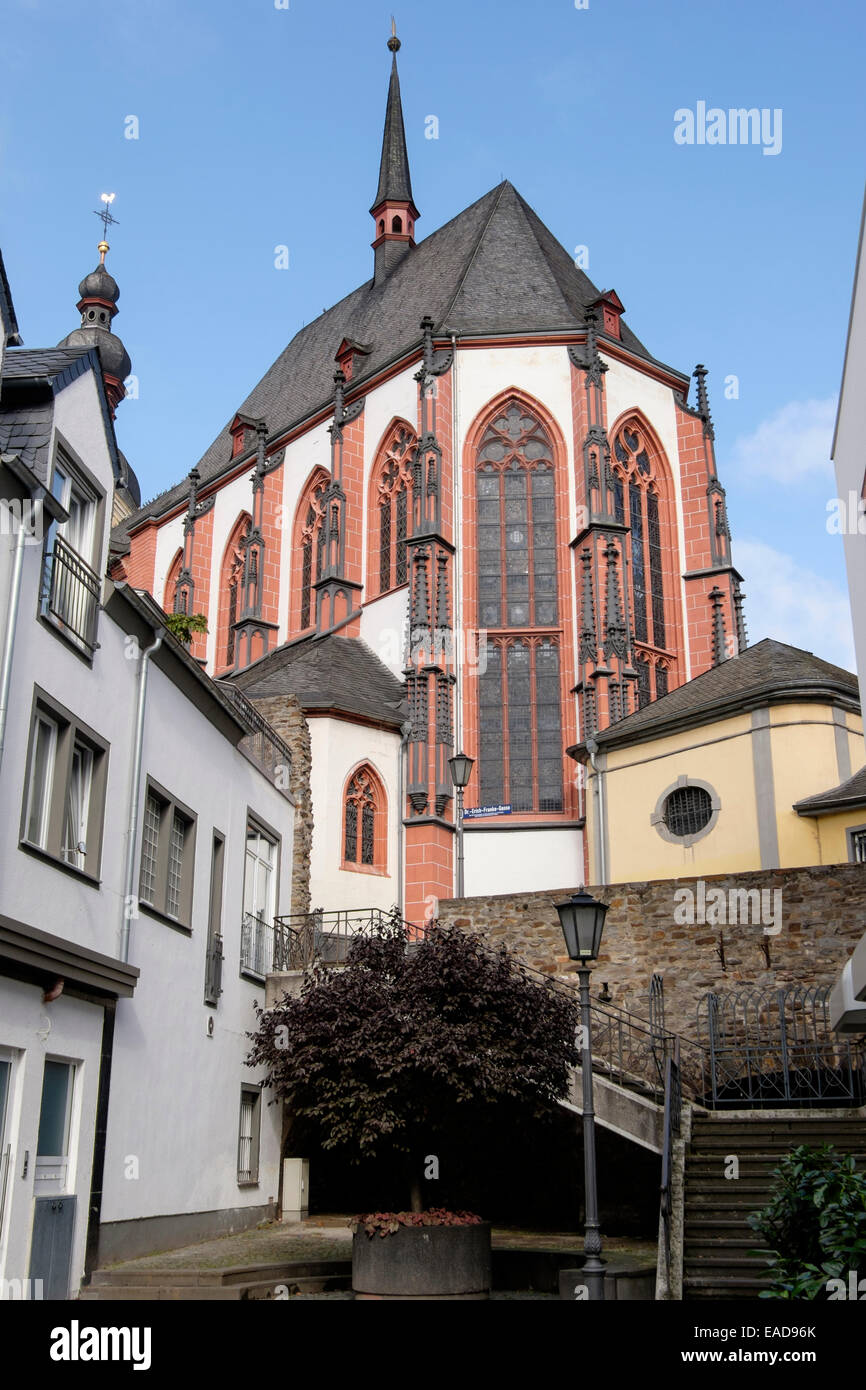 Étapes suivantes jusqu'à Liebfrauenkirche église Notre Dame à partir d'une rue étroite. Coblence, Rhénanie-Palatinat, Allemagne, Europe Banque D'Images