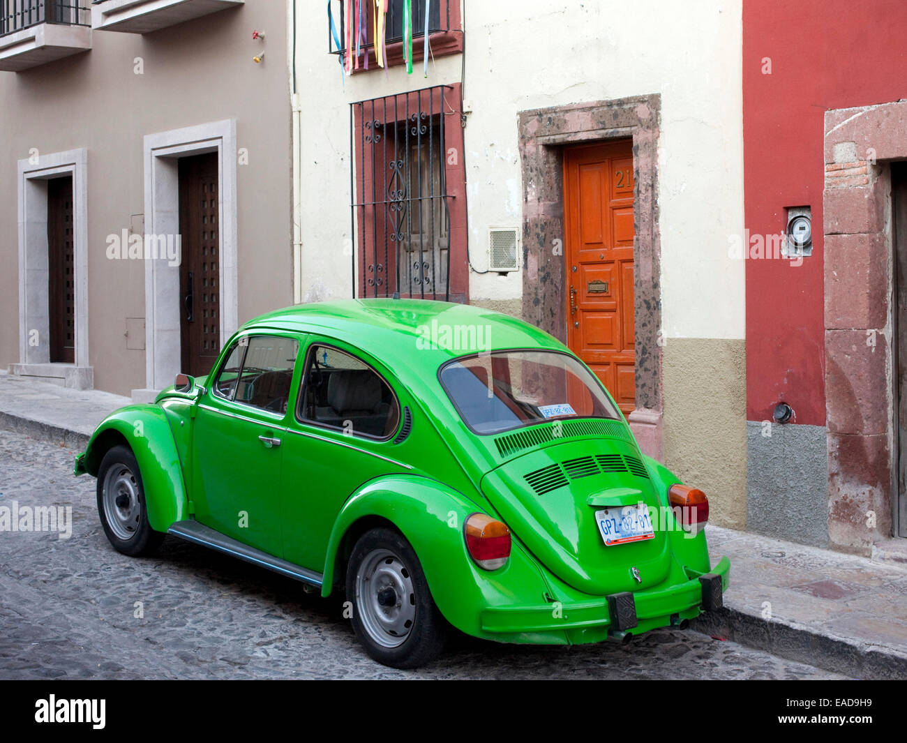 Bug Volkswagen vert à San Miguel, au Mexique. Banque D'Images