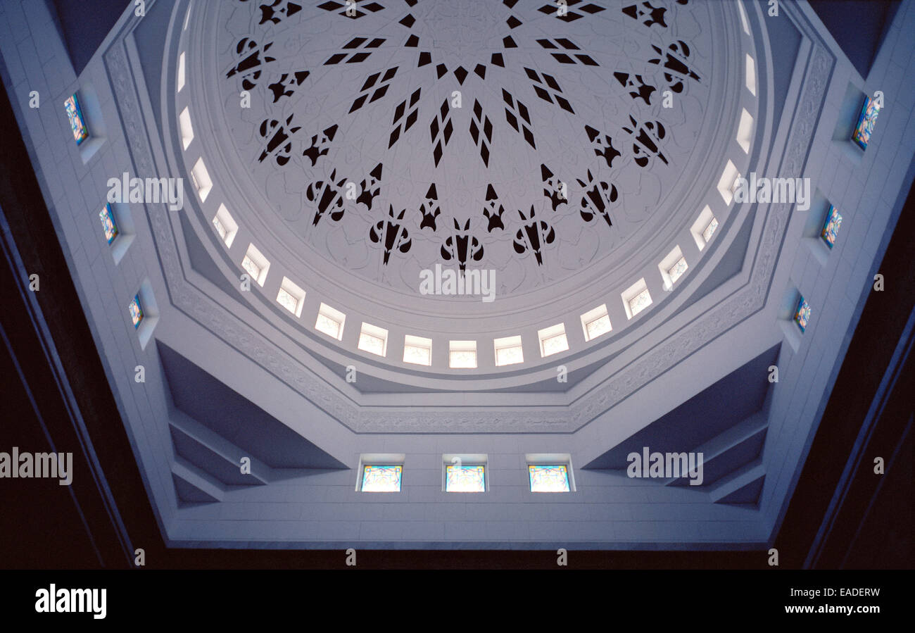 Abstract design art islamique dans la mosquée Baitul Ihsan à Jakarta en Java en Indonésie en Asie du Sud-Est Extrême-Orient. L'Islam la religion musulmane billet Banque D'Images