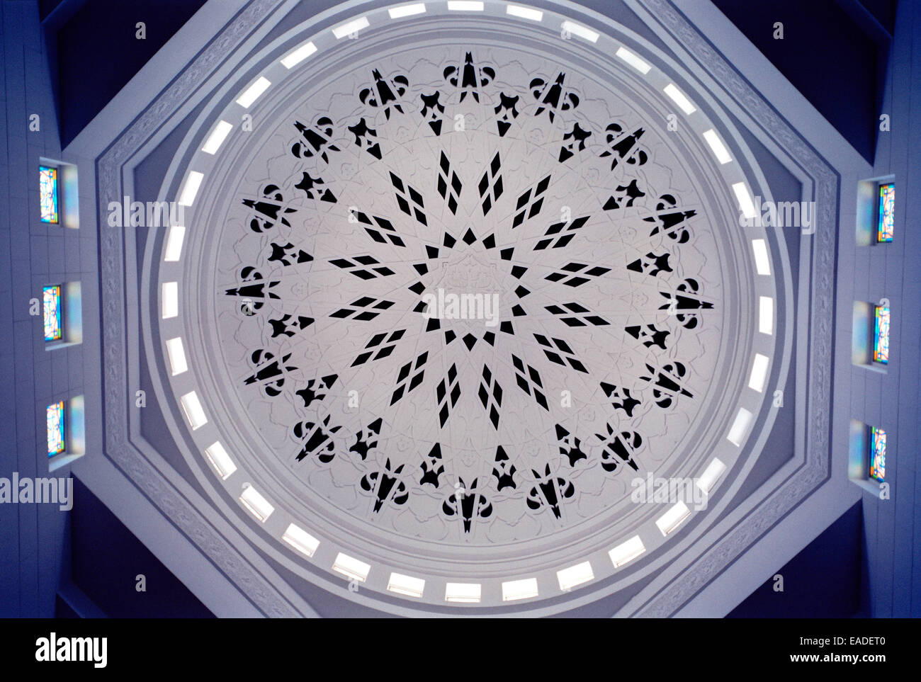 Abstract design art islamique dans la mosquée Baitul Ihsan à Jakarta en Java en Indonésie en Asie du Sud-Est Extrême-Orient. L'Islam la religion musulmane billet Banque D'Images