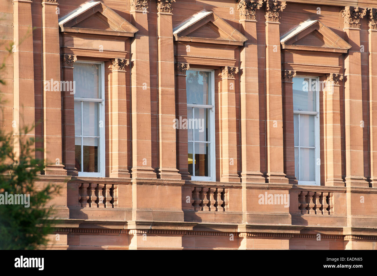 Windows dans le Palais des peuples, Glasgow Green. Banque D'Images