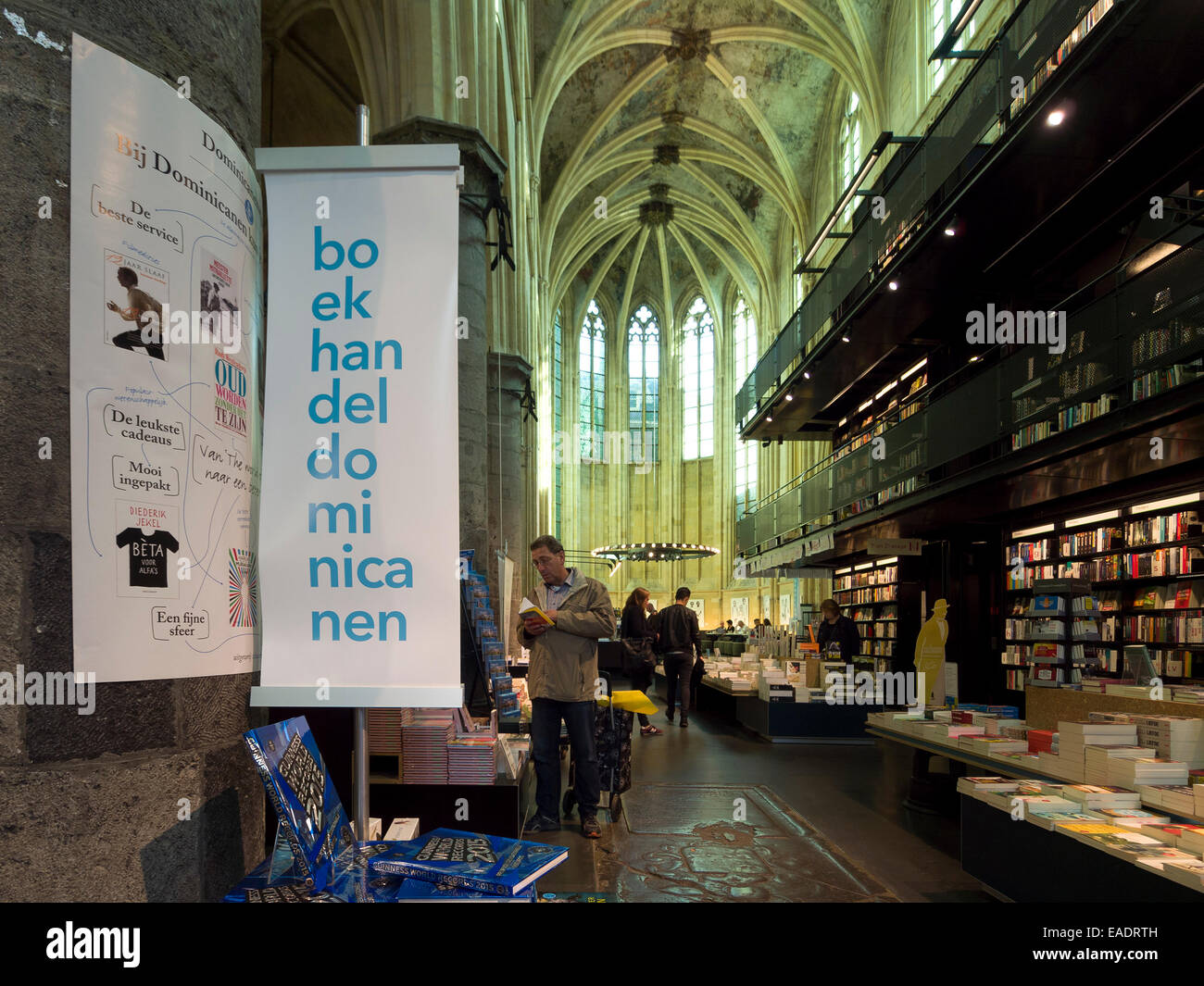 Librairie Selexyz installé dans une ancienne église dominicaine à Maastricht, aux Pays-Bas, en Europe Banque D'Images