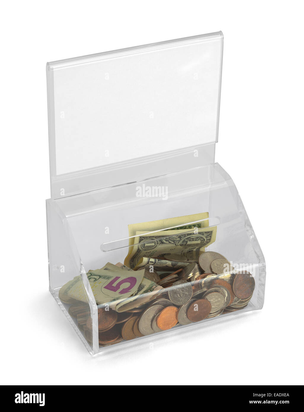 Boîte de dons en plastique transparent avec de l'argent et copie espace isolé sur fond blanc. Banque D'Images